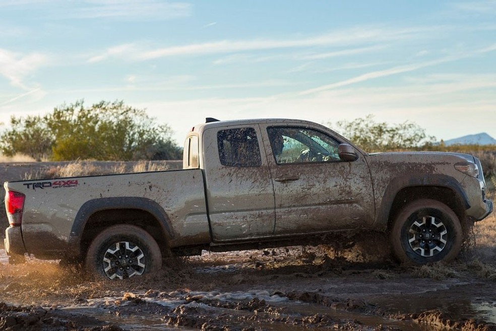 Toyota Tacoma é oito centímetros maior que a Hilux (Foto: Divulgação) — Foto: Auto Esporte