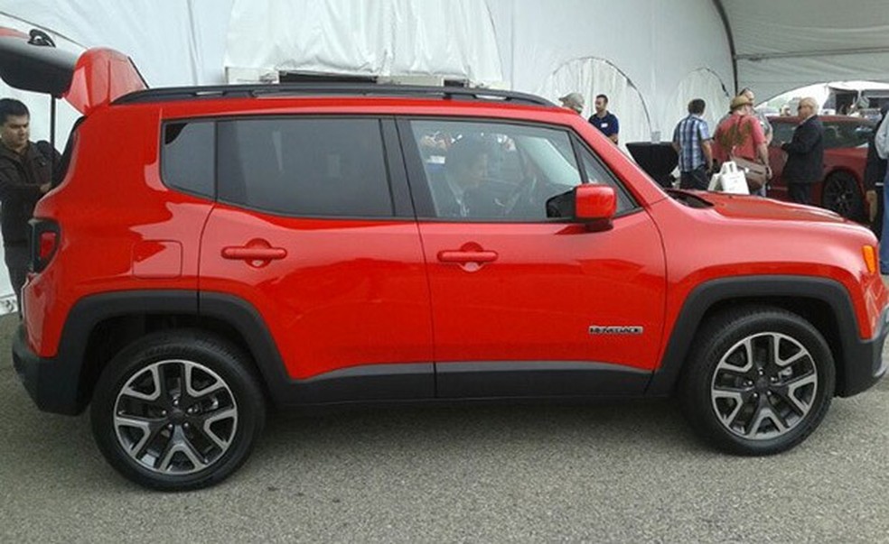 Versão final do Jeep Renegade é apresentada em Detroit (Foto: Leandro Alvares/Auto News Brasil) — Foto: Auto Esporte
