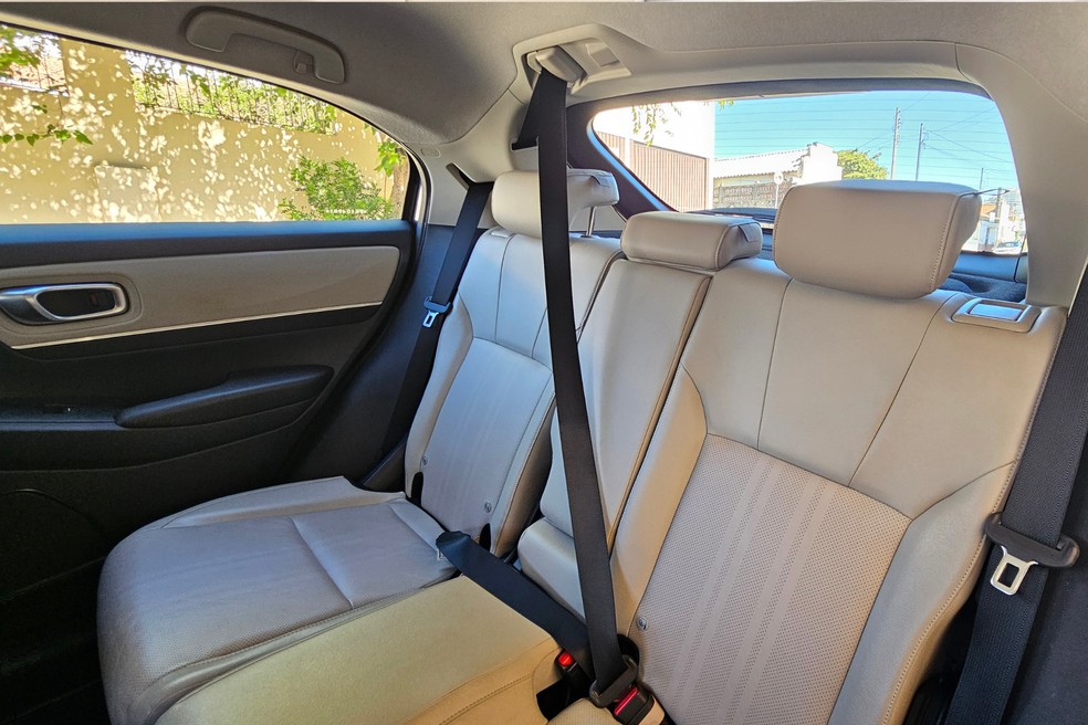 Honda HR-V Touring tem opção de acabamento interno com tom claro  — Foto: Jady Peroni/Auto News Brasil