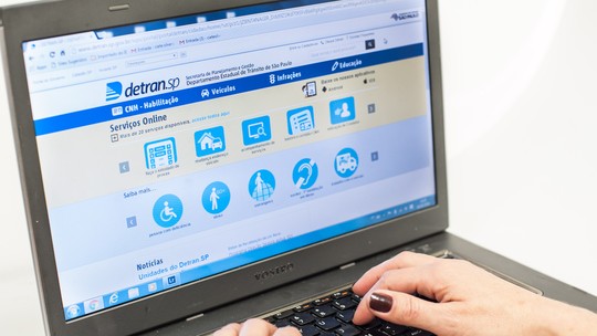 Vai comprar um carro usado? Saiba como verificar débitos e restrições pelo aplicativo e site do Detran