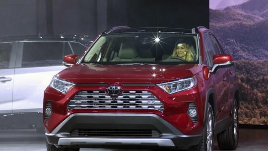 Toyota revela nova geração do RAV4 no Salão de Nova York