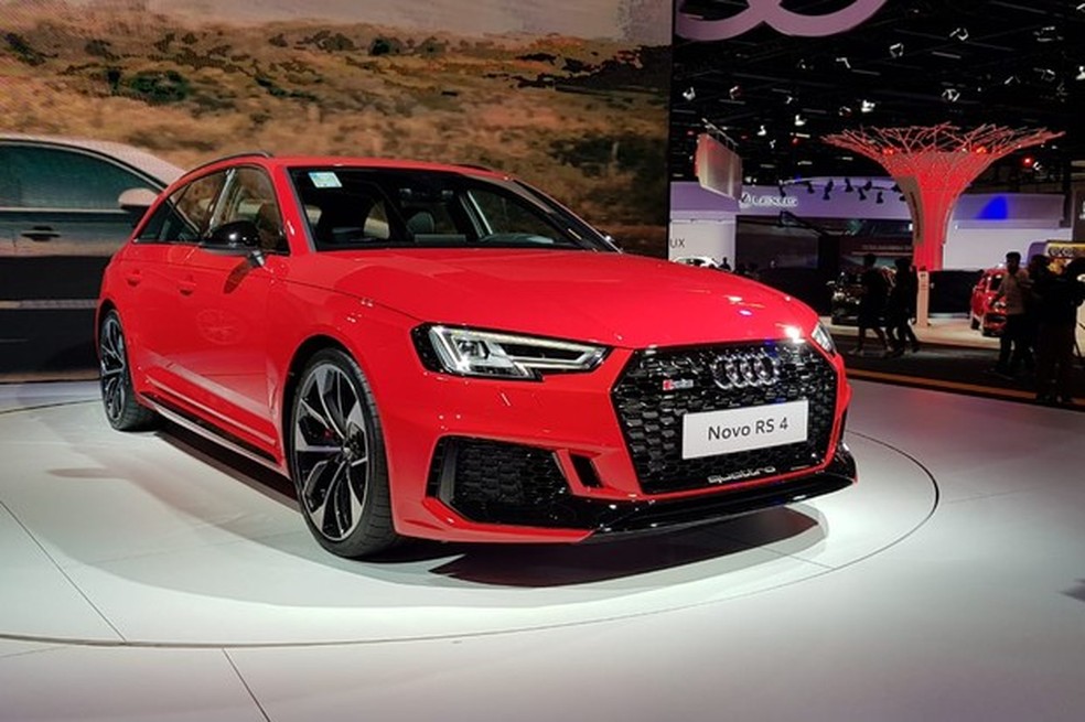 Audi RS4 faz sua estreia oficial no Salão de São Paulo (Foto: Julio Cabral/Auto News Brasil) — Foto: Auto Esporte
