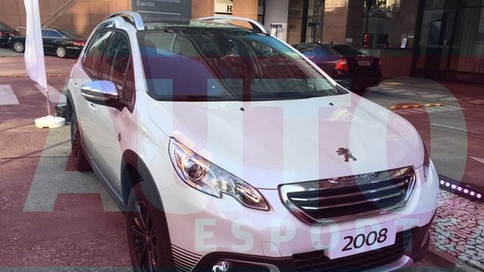 Exclusivo: flagramos o Peugeot 2008 na nova versão Crossway