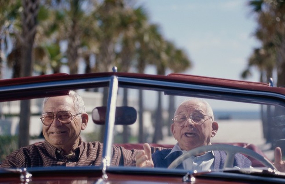 Idoso ao volante (Foto: Thinkstock) — Foto: Auto Esporte