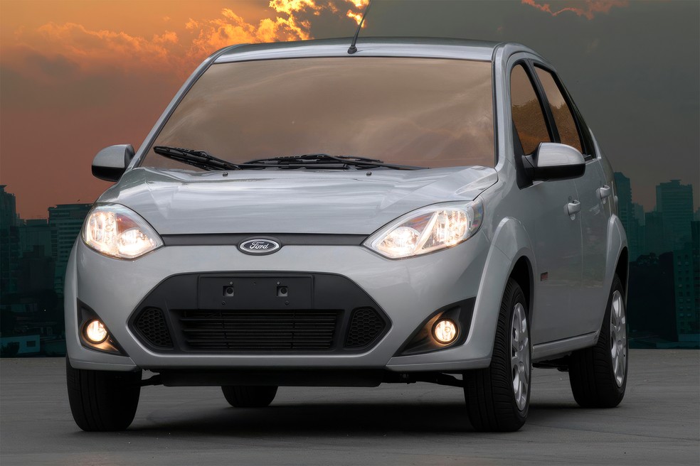 Ford Fiesta Sedan 2012 leva 487 litros no porta-malas, cerca de 80% a mais que a versão hatch, com o mesmo entre-eixos  — Foto: Ford/Divulgação