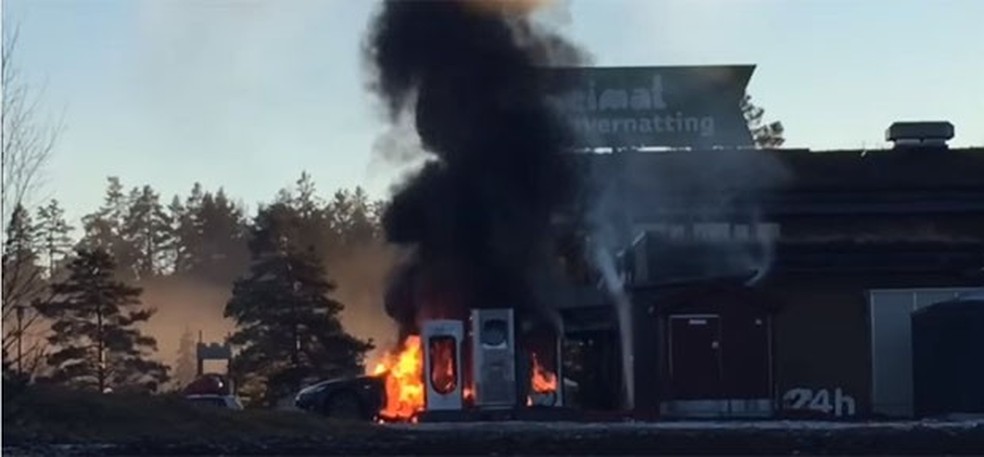 Incêndios em elétricos e híbridos se tornaram a nova preocupação das autoridades — Foto: Autoesporte