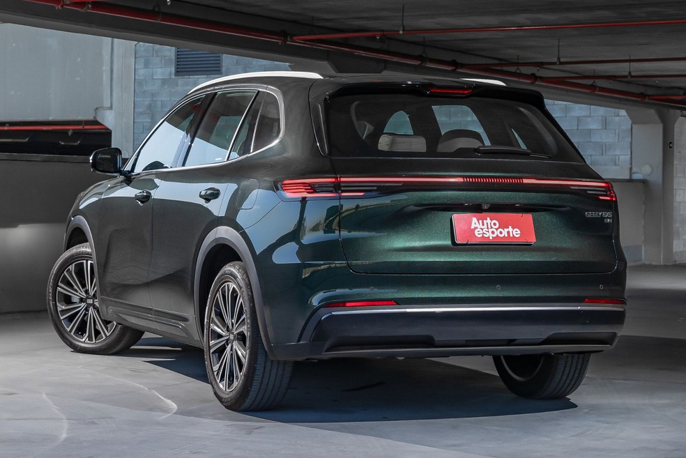 Geely EX5 EM-i Ultra 2027 tem leves mudanças visuais em relação a versão elétrica  — Foto: Renato Durães/Auto News Brasil