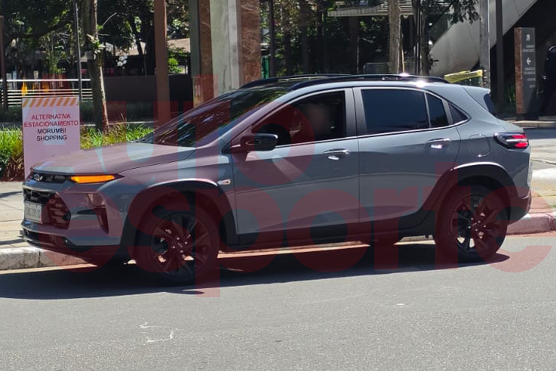 Flagra: novo Chevrolet Sonic surge sem camuflagem e revela visual completo