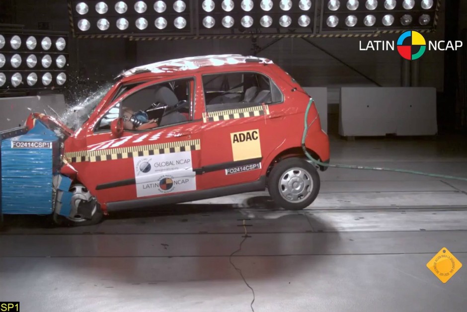 Chevrolet Spark sem airbags: 0 estrelas para proteção de adultos e 2 estrelas para proteção infantil
