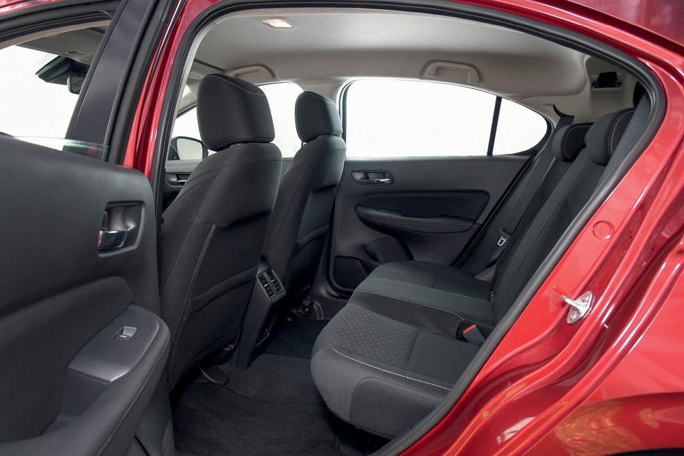 Honda City 2025 tem 2,60 metros de entre-eixos — Foto: Murilo Góes/Auto News Brasil