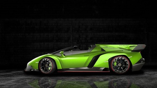 Veneno Roadster, de R$ 9,5 milhões, é entregue ao primeiro comprador