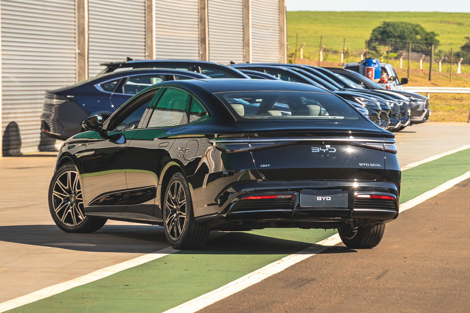 BYD Seal híbrido: conhecemos o sedã que roda 2.000 km sem ter que abastecer