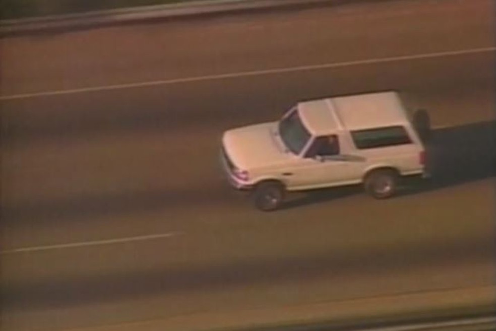 Ford Bronco branco utilizado no fuga de O. J. Simpson, em 1994 — Foto: Reprodução/TV 3PWEB