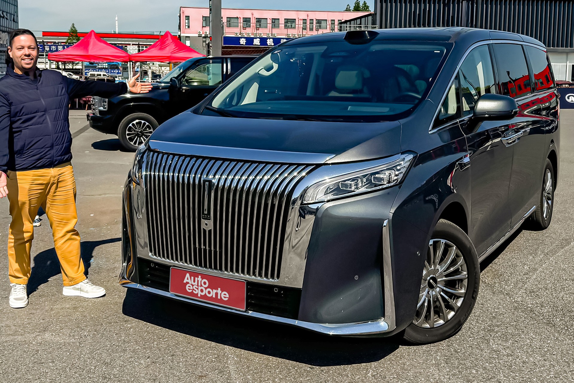 Vídeo: Wey 80 é minivan chinesa de 460 cv com conforto de classe executiva