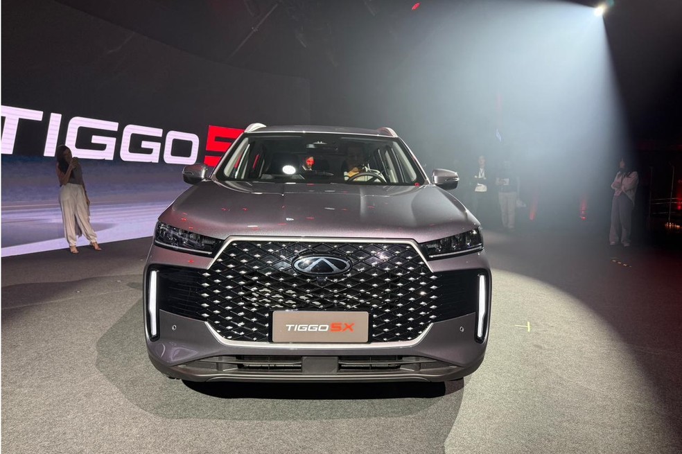 Caoa Chery Tiggo 5X 2027 terá grade dianteira completamente renovada — Foto: André Paixão/Auto News Brasil