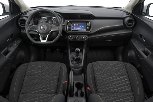 Nissan Kicks Sense MT