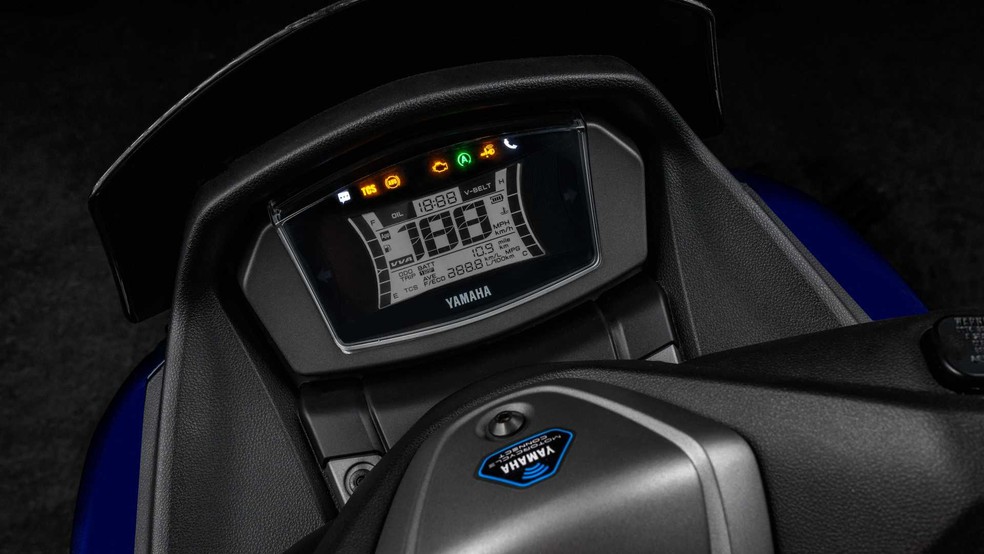 O painel digital da Yamaha NMax 2023 — Foto: Divulgação