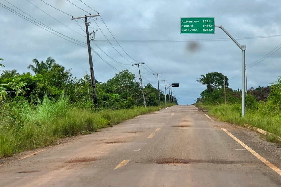 BR-319 é conhecida como "Rodovia Fantasma' porque é abandonada em muitos locais — Foto: Murilo Góes/Autoesporte