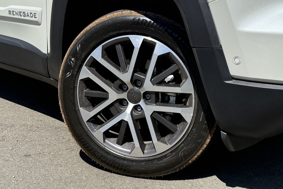 A Stellantis preparou rodas exclusivas para cada versão do Jeep Renegade 2027 — Foto: Cauê Lira/Auto News Brasil