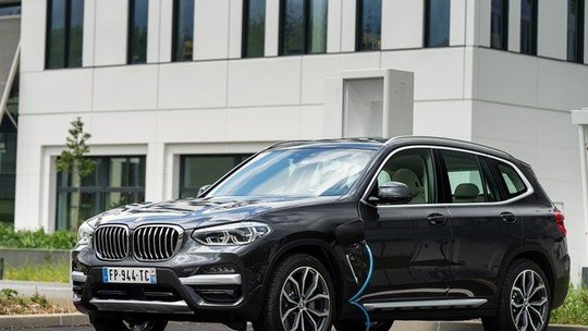 BMW X3 híbrido plug-in chega em setembro e faz quase 32 km/l