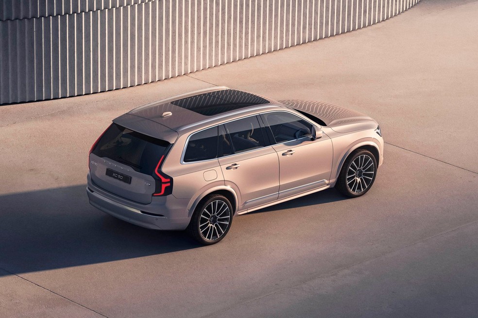 Mudanças estéticas foram bem discretas no XC90 2024 — Foto: Divulgação