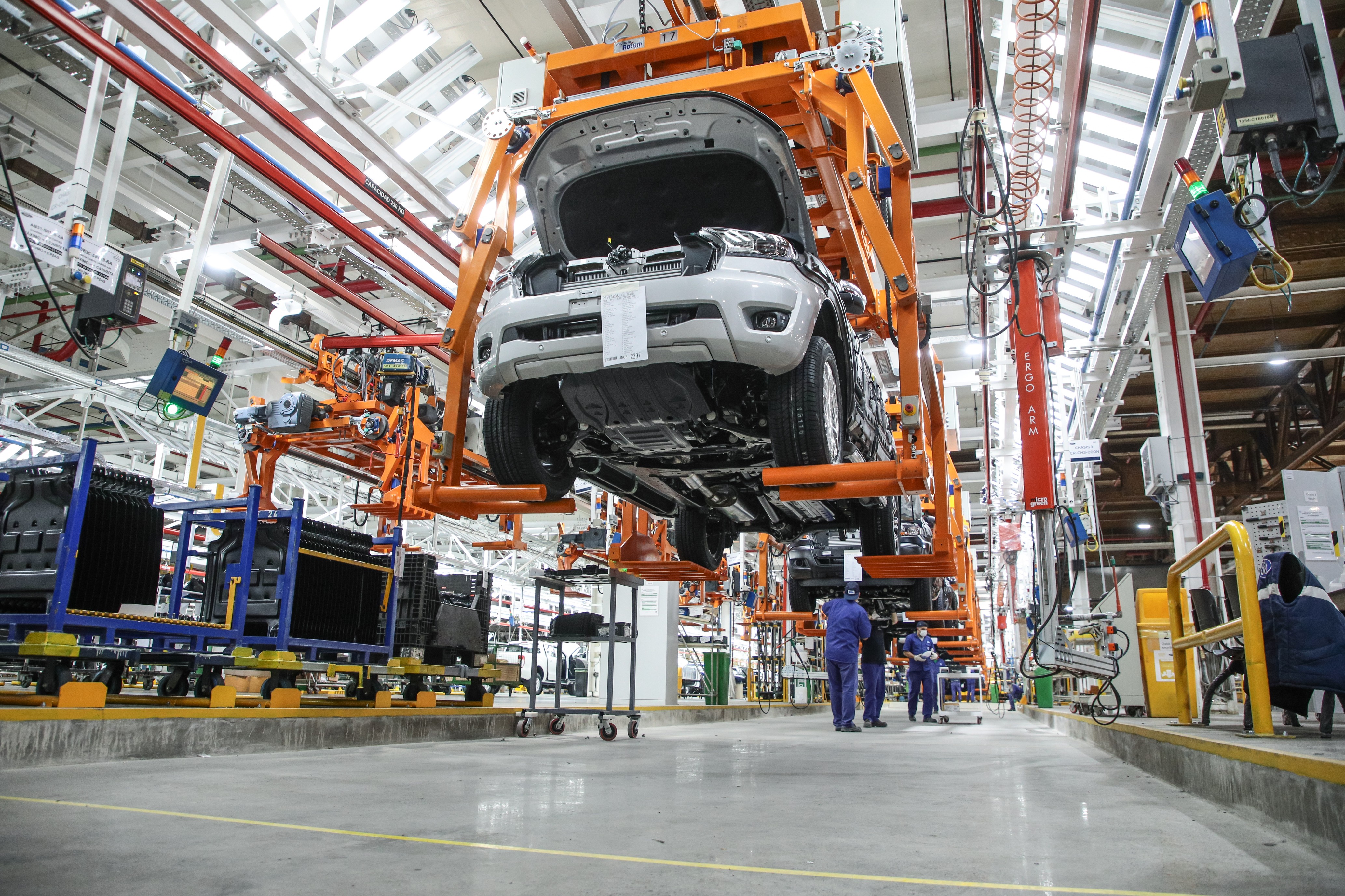 Indústria automotiva brasileira deve estagnar em 2023, mas há otimismo para 2024, diz Anfavea