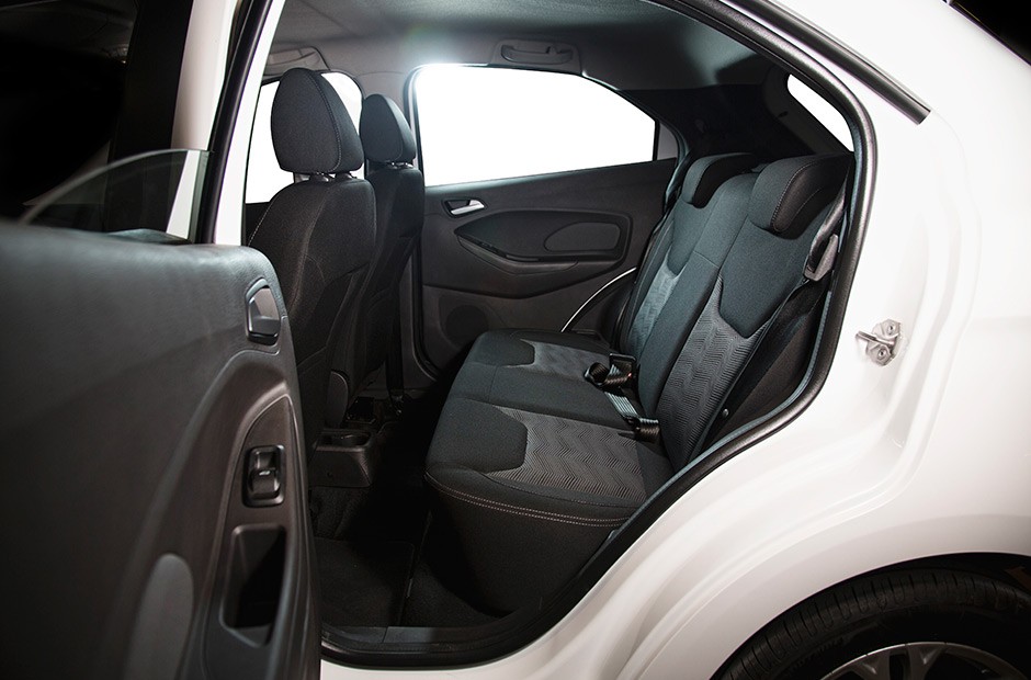 Novo Ford Ka 2015 (<a href="http://revistaautoesporte.autonewsbrasil.webbfinanceiro.com/Analises/noticia/2014/07/novo-ford-ka-globalizado-para-atacar.html"> saiba mais</a>)