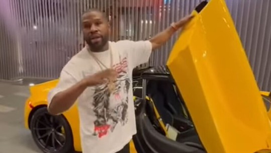 Floyd Mayweather compra carrão de mais de R$ 4 milhões que chega a 332 km/h