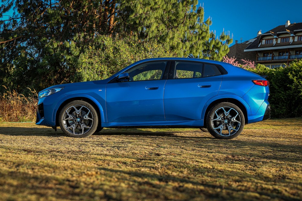 Teste: Novo BMW X2 é ousado no visual e comedido no desempenho