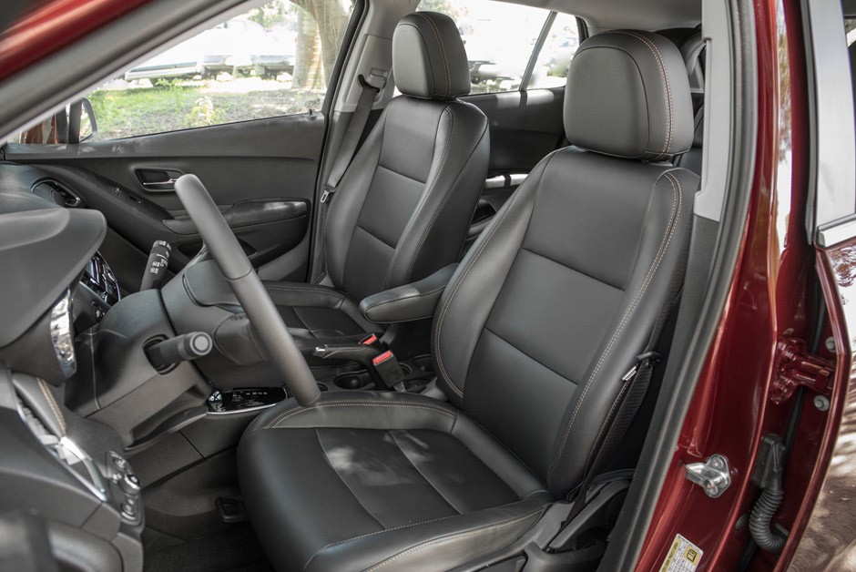  Revestimentos internos em material chamado pela GM como "premium" imitam couro