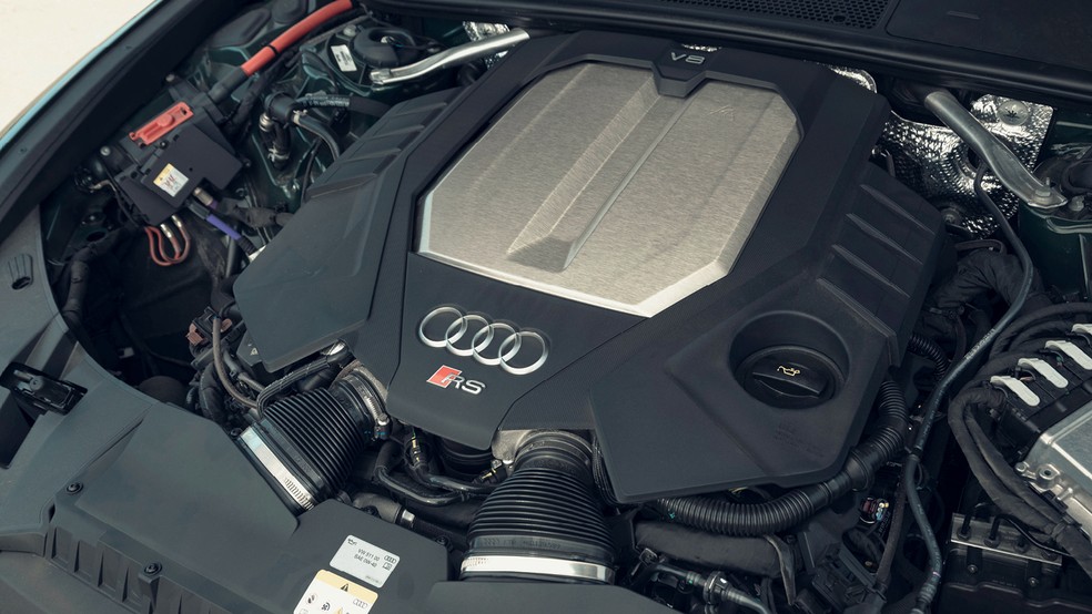 Audi RS6 Avant accelerates from 0 to 100 km/h in 4 seconds — Photo: Fabio Aro/Autoesporte