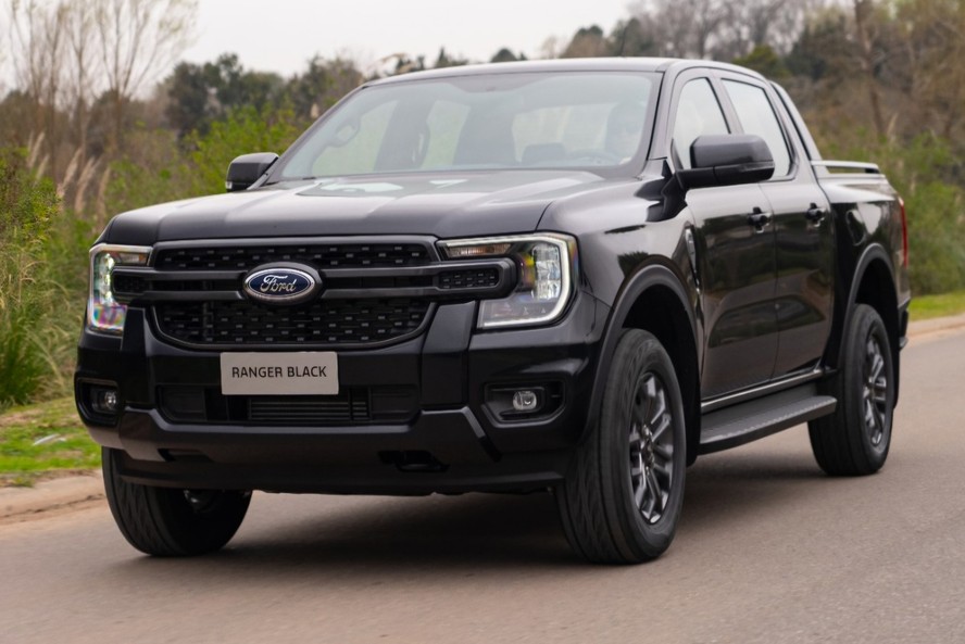 Ford Ranger volta com série especial, Black, para o catálogo da linha 2025