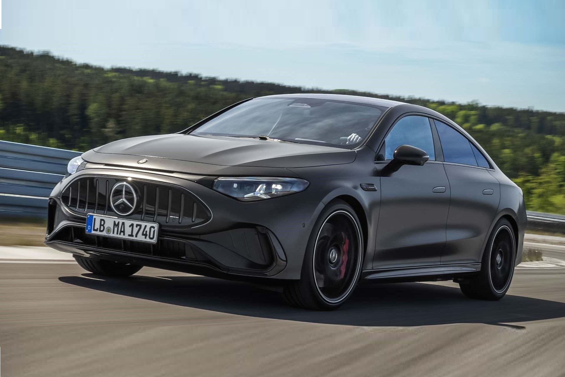 Mercedes-Benz CLA 45 AMG é elétrico de 680 cv que finge ser a combustão