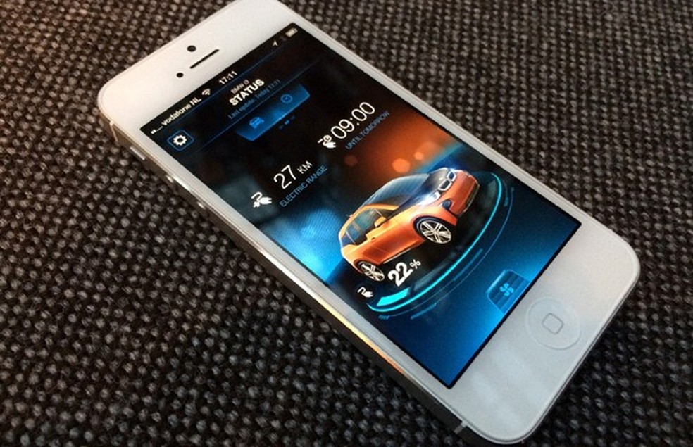 App monitora a carga da bateria do BMW i3 (Foto: Jason Vogel/Jornal O 3PWEB) — Foto: Auto Esporte