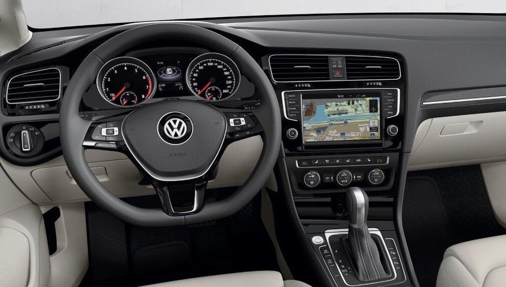 Acabamento em Alcantara era destaque na Volkswagen Golf Variant 2014 — Foto: Divulgação
