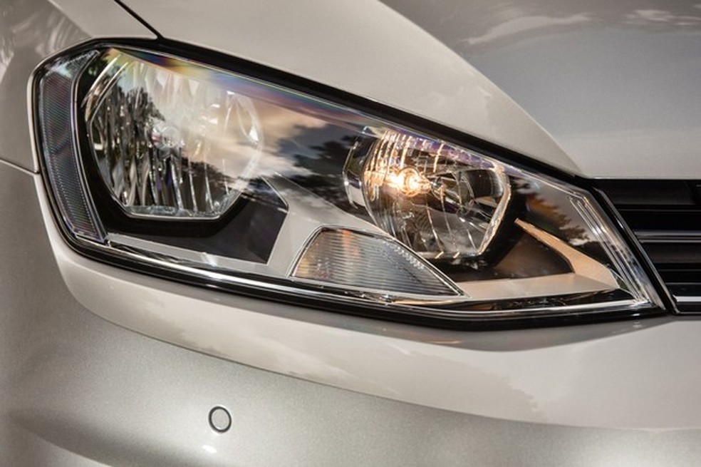 Iluminação do carro deve seguir as especificações da fabricante — Foto: Auto Esporte