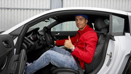 Sem Audi e Jeep: Cristiano Ronaldo não vai ter "carro da firma" no Manchester United