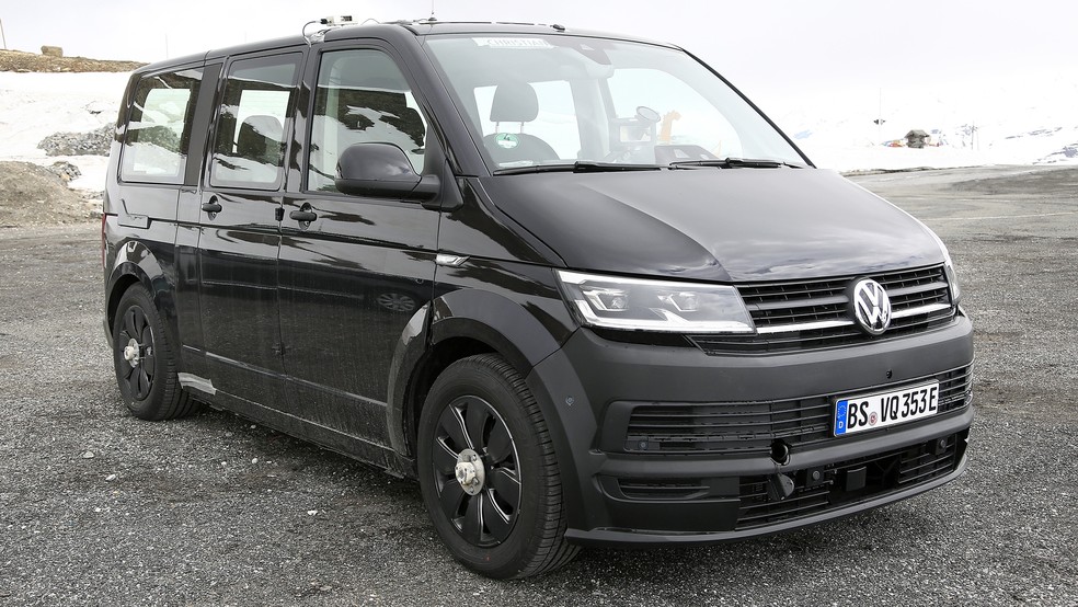 A porta lateral é mais curta: a ID Buzz será menor que a Transporter, tataraneta da Kombi — Foto: Automedia