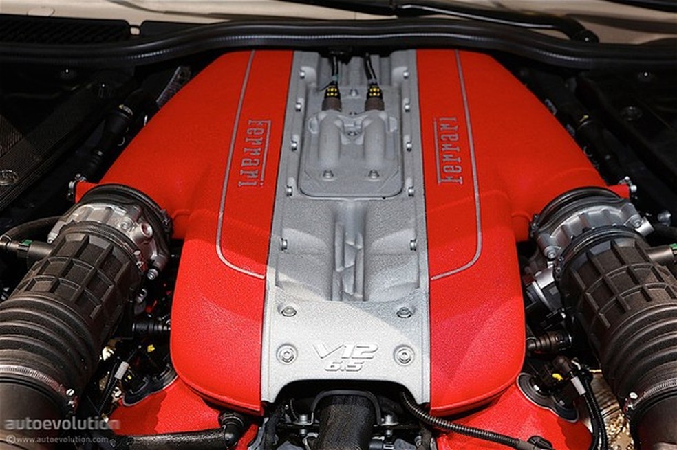 Motor V12 da Ferrari 250 GTO de 6,5 L (Foto: Autoevolution) — Foto: Auto Esporte