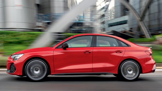 Teste: Audi A3 Sedan 2025 perde motor híbrido e se renova para peitar SUVs