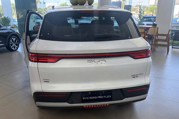 BYD Song Pro GL tem desconto de R$ 13 mil e fica com preço de Yaris Cross