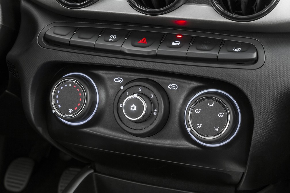Fiat Argo Drive 1.0 tem um bom acabamento interno — Foto: Divulgação