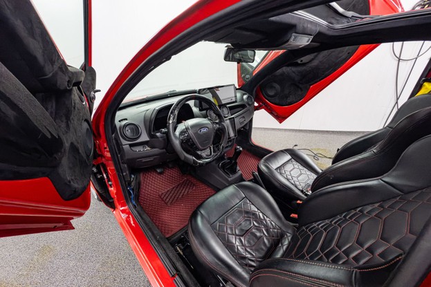 Ford Ka Karrari - cabine