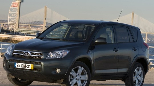 Recall: Toyota adia reparo de airbags de 1.203 unidades do RAV4