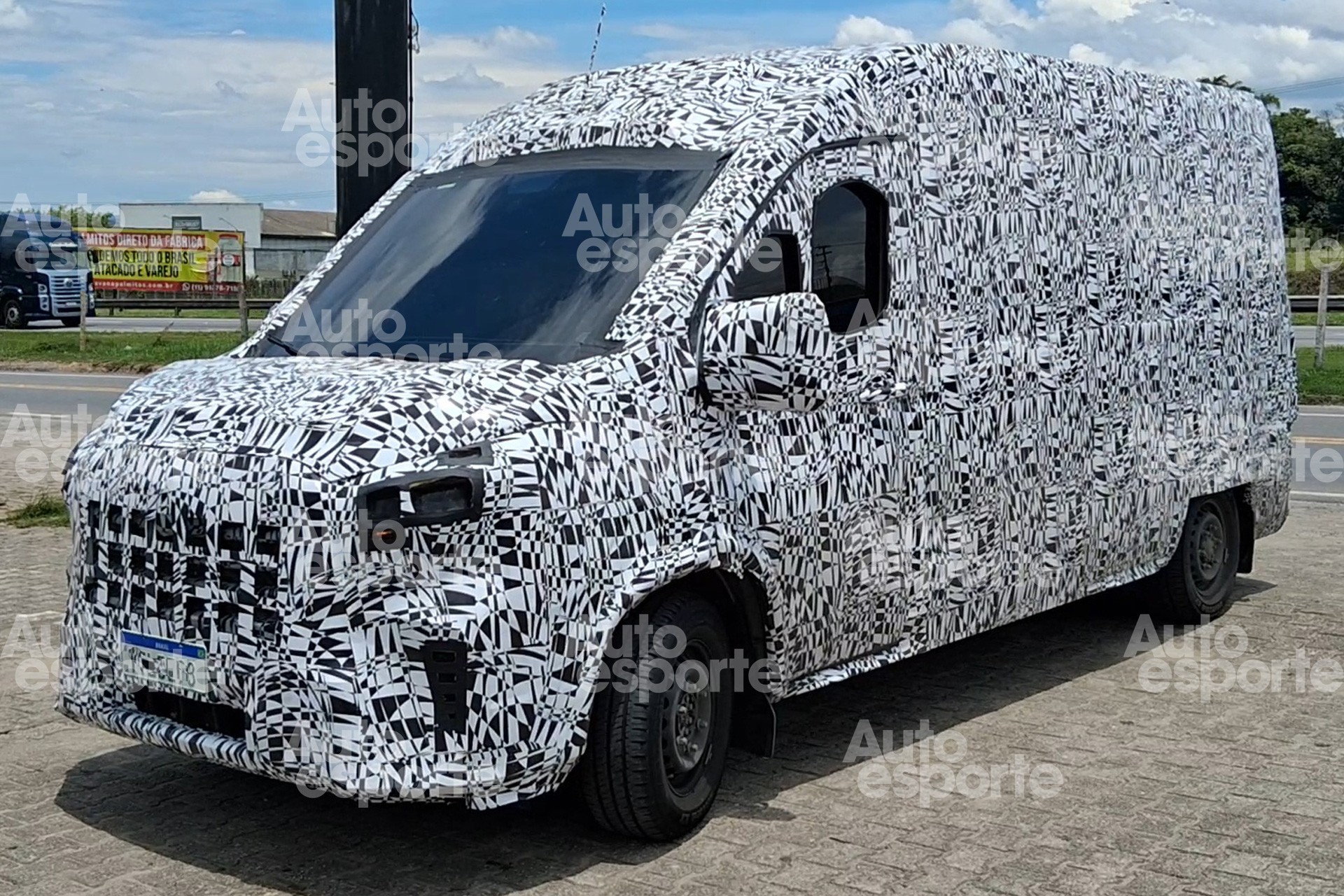 Flagra: Volkswagen vai produzir van rival da Ducato junto com nova Amarok