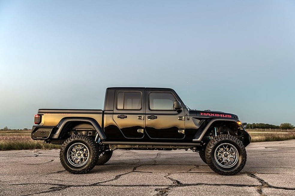 O preço também não poderia ser modesto: quase R$ 1,2 milhão para cada uma das 24 unidades fabricadas (Foto: Divulgação) — Foto: Auto Esporte