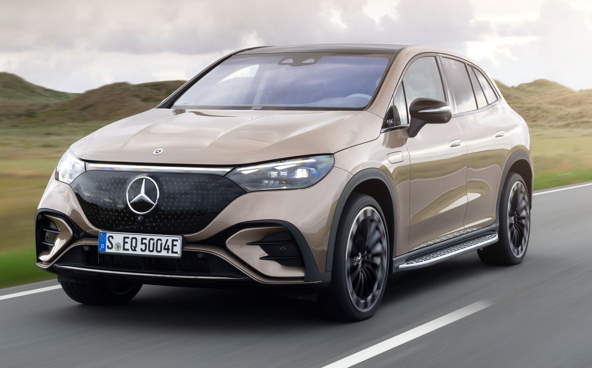 Mercedes EQE 300 SUV chega ao Brasil em versão única por R$ 700 mil