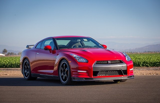 Nissan GT-R será apresentado no Salão do Automóvel