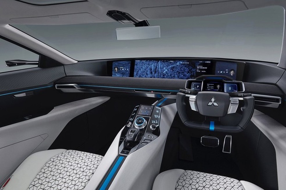 Painel flutuante se soma aos enormes ecrãs LCD que contornam a cabine (Foto: Divulgação) — Foto: Auto Esporte