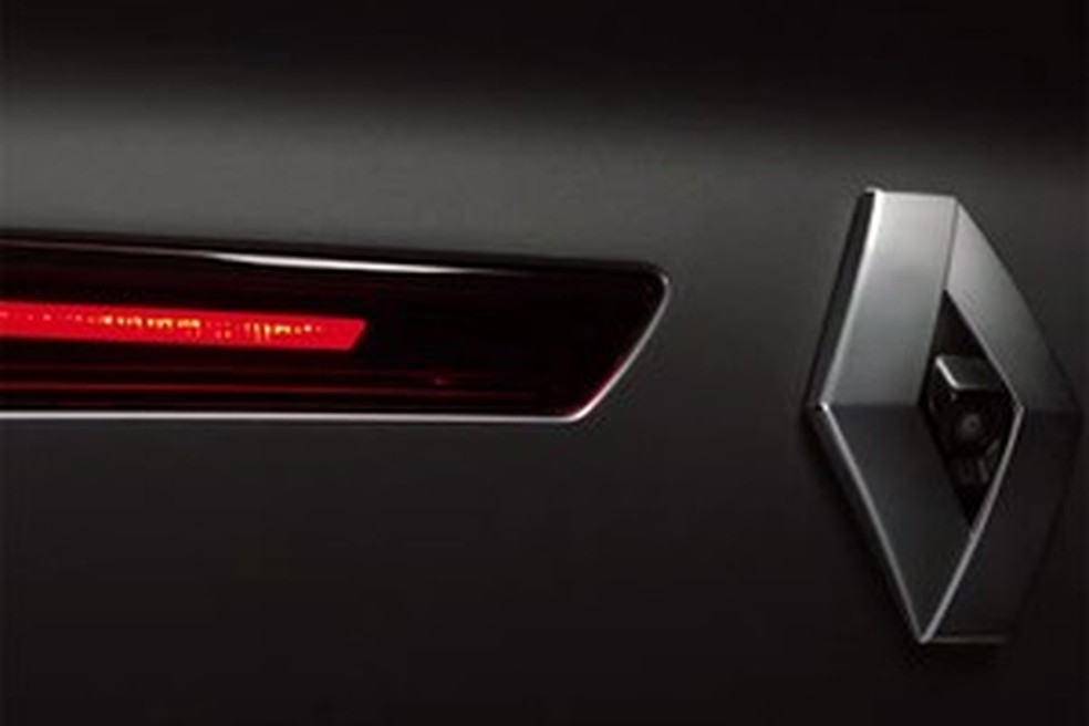 Teaser do Renault Talisman (Foto: Divulgação) — Foto: Auto Esporte